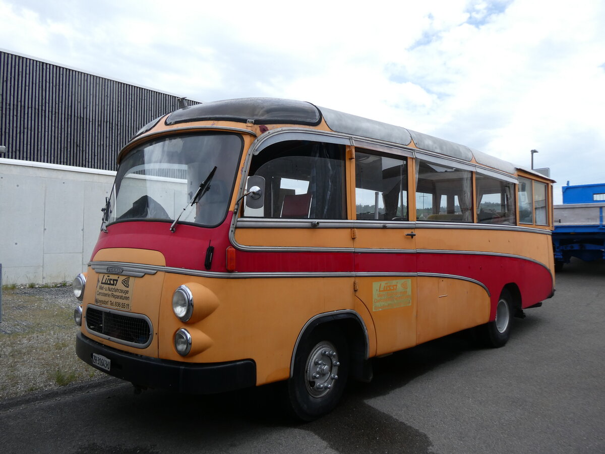 (274'555) - Lssi, Oberembrach - ZH 31'643 U - Dennis/FHS (ex Leu, Schaffhausen) am 3. Mai 2025 in Attikon, Wegmller