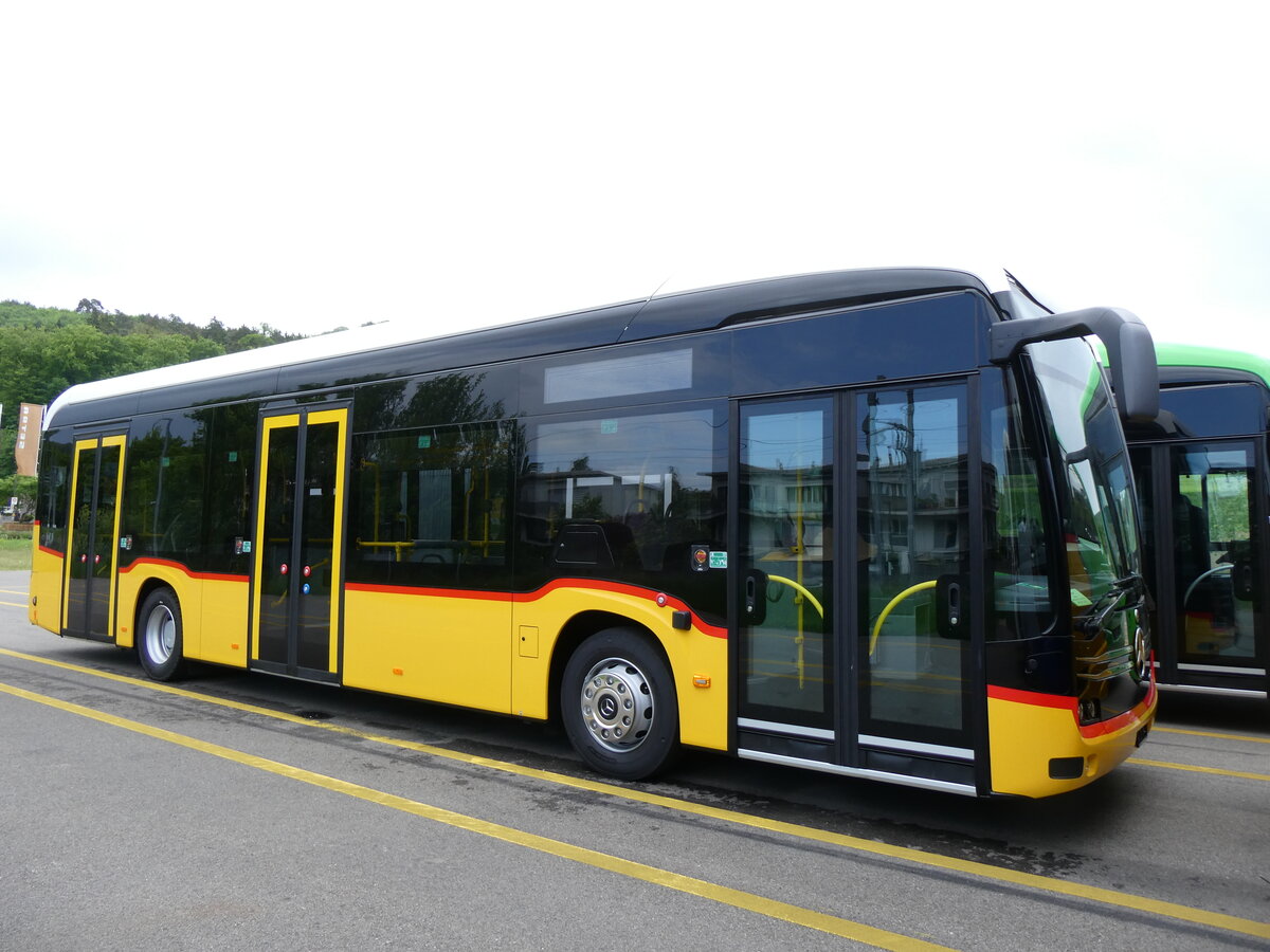 (274'619) - PostAuto Graubnden - (145'735) - eMercedes am 3. Mai 2025 in Winterthur, Daimler Buses