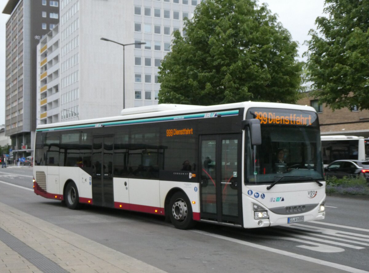 (274'850) - Weber, Biebertal - GI-W 6880 - Iveco am 7. Mai 2025 in Giessen, Berliner Platz