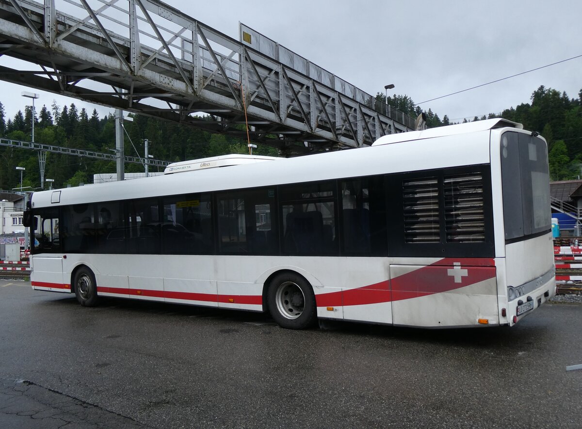 (275'832) - Hfliger, Sursee - Nr. 29/LU 271'596 - Solaris (ex ARAG Ruswil Nr. 29) am 26. Mai 2025 beim Bahnhof Langnau