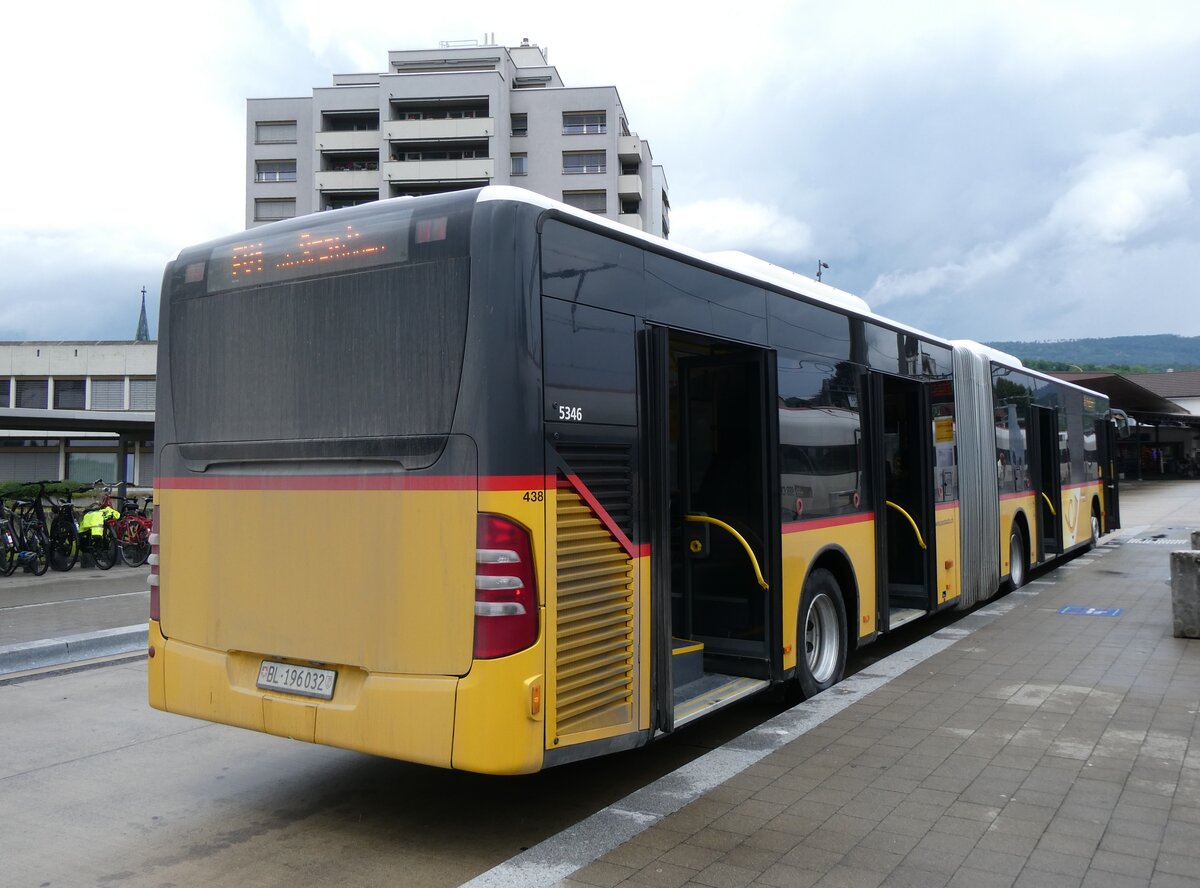 (276'250) - PostAuto Zrich - Nr. 438/BL 196'032/PID 5346 - Mercedes (ex PostAuto Nordschweiz) am 3. Juli 2025 beim Bahnhof Laufen