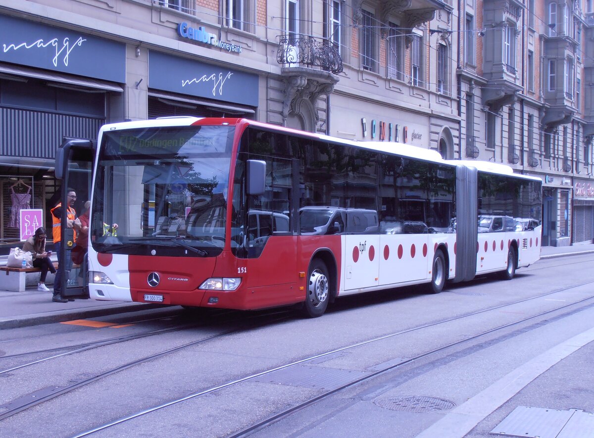 (277'674) - TPF Fribourg - Nr. 151/FR 300'300'314 - Mercedes am 7. Juli 2025 beim Bahnhof Bern
