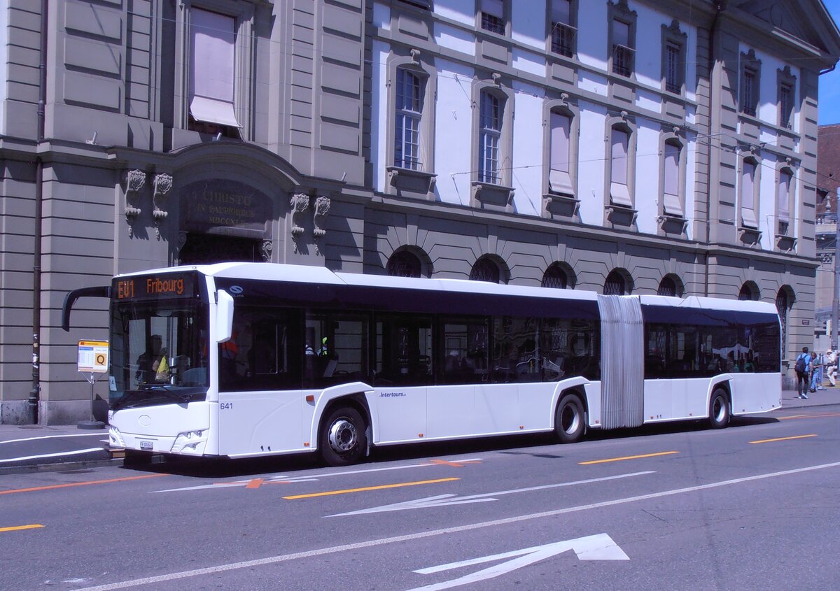 (277'824) - Intertours, Domdidier - Nr. 641/FR 300'641 - Solaris (ex PostBus/A BD 15'710) am 12. Juli 2025 beim Bahnhof Bern