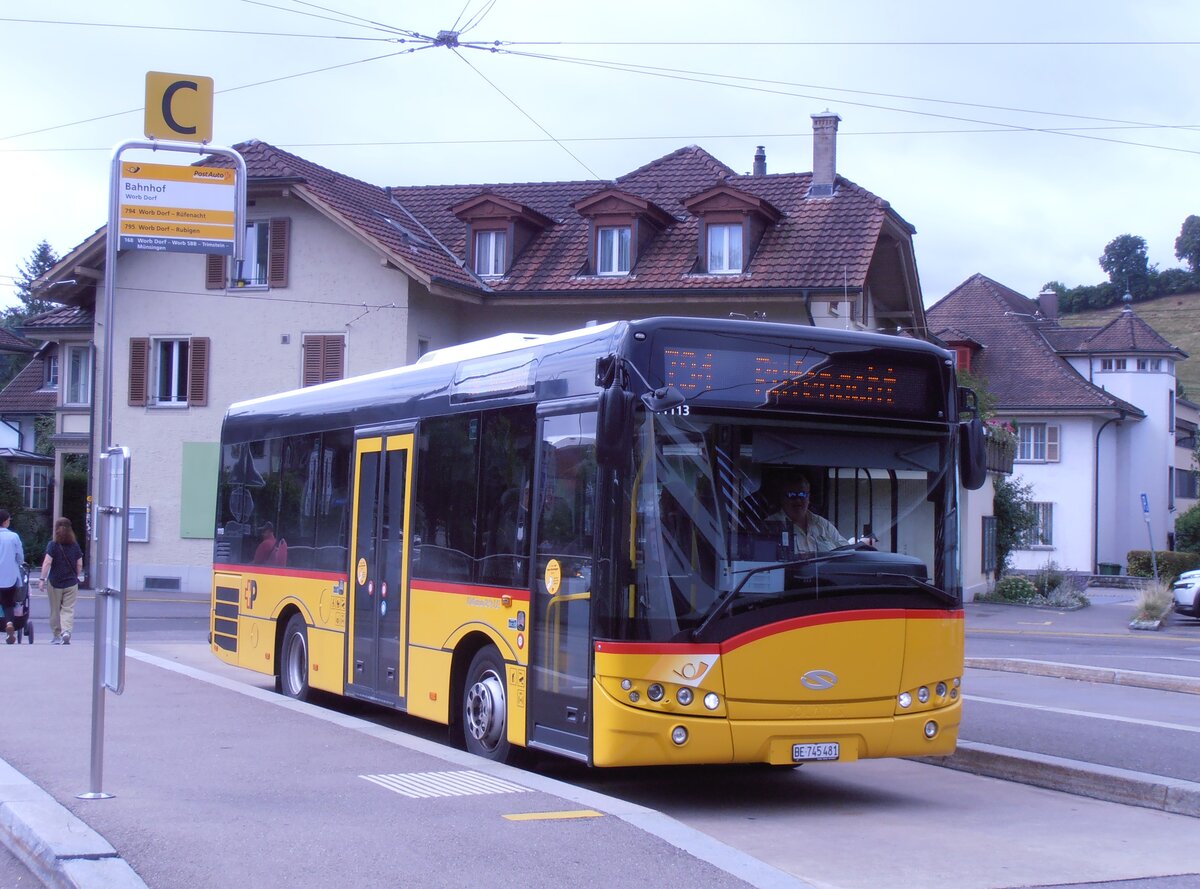(277'884) - PostAuto Bern - Nr. 11'113/BE 745'481/PID 11'113 - Solaris (ex Nr. 481) am 17. Juli 2025 beim Bahnhof Worb Dorf