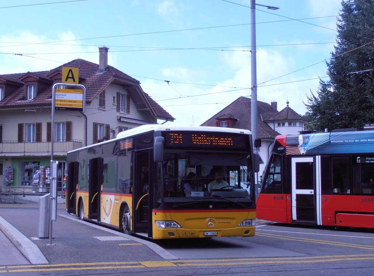 (277'886) - Hfliger, Sursee - Nr. 3/OW 11'868/PID 5557 - Mercedes am 17. Juli 2025 beim Bahnhof Worb Dorf (Einsatz PostAuto)