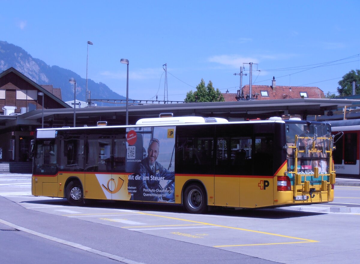 (277'946) - PostAuto Zentralschweiz - Nr. 501/OW 10'001/PID 10'265 - MAN (ex Nr. 9; ex Dillier, Sarnen Nr. 9) am 18. Juli 2025 beim Bahnhof Sarnen