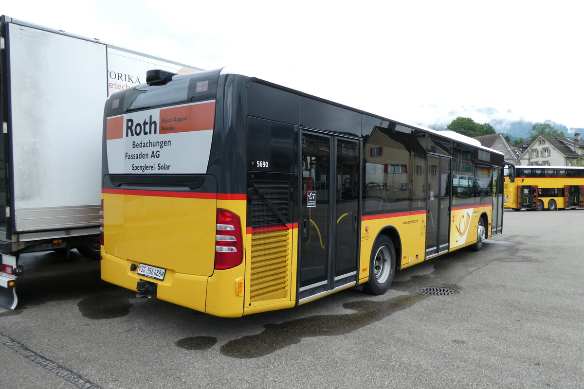 (278'017) - PostAuto Ostschweiz - SG 356'488/PID 5690 - Mercedes (ex Schmidt, Oberbren) am 25. Juli 2025 in Nesslau, Garage