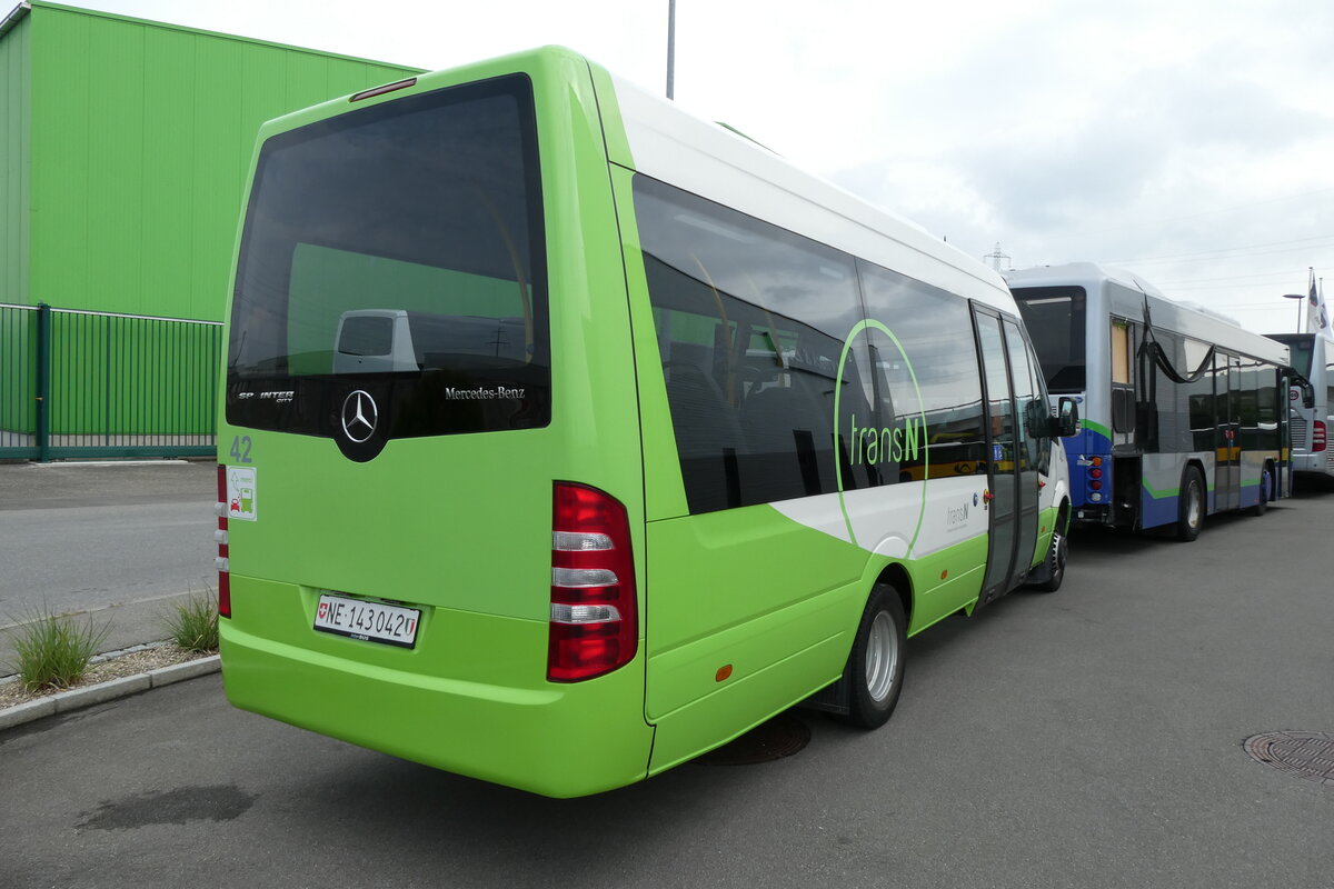 (278'120) - transN, La Chaux-de-Fonds - Nr. 42/NE 143'042 - Mercedes am 27. Juli 2025 in Kerzers, Interbus