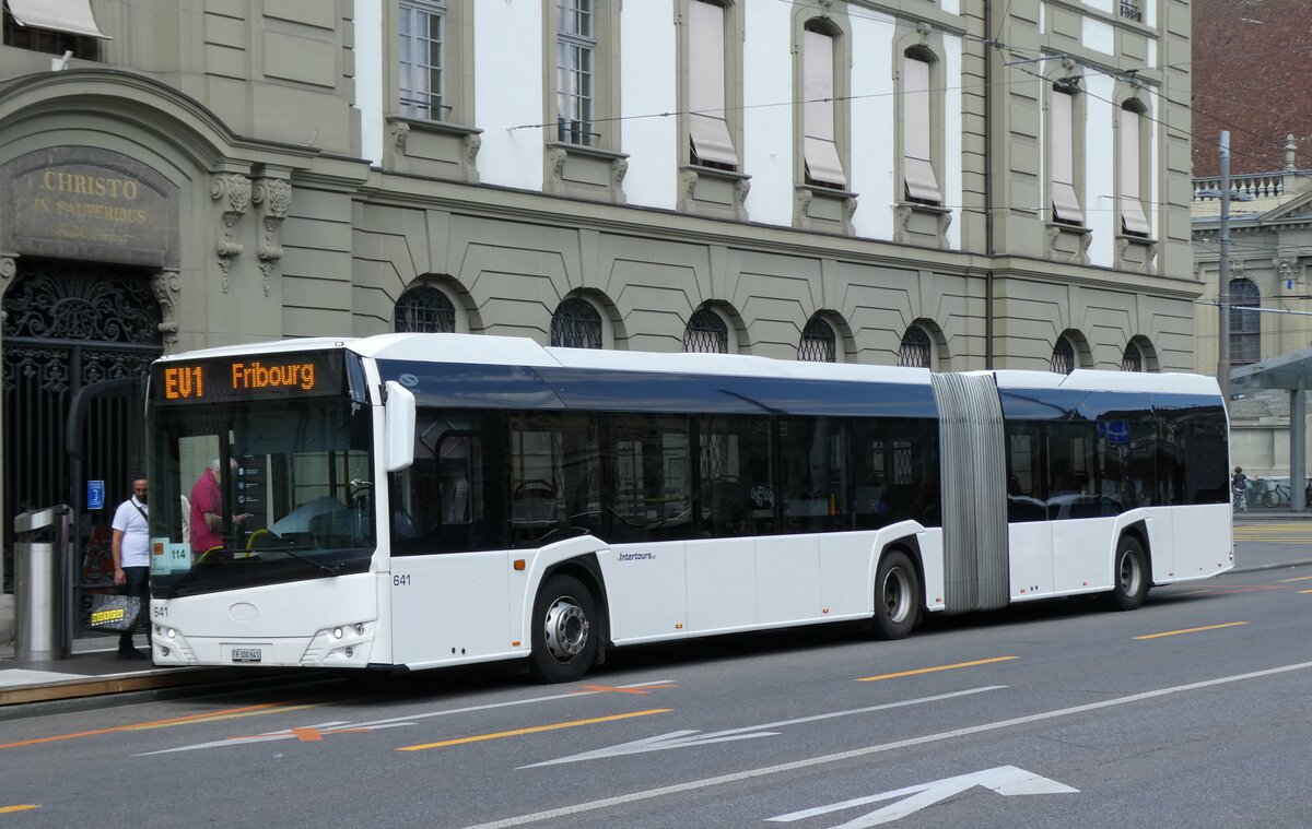 (278'347) - Intertours, Domdidier - Nr. 641/FR 300'641 - Solaris (ex PostBus/A BD 15'710) am 1. August 2025 beim Bahnhof Bern
