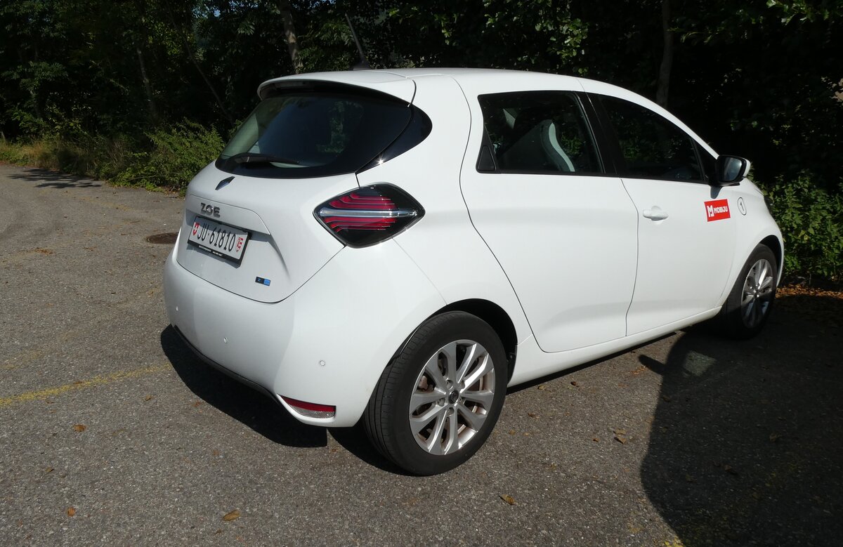 (278'704) - CarPostal Ouest - Nr. 1/JU 61'810 - Renault am 9. August 2025 in Develier, Garage