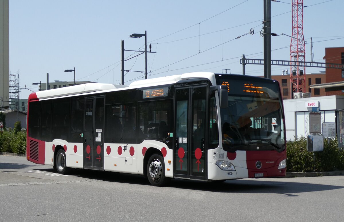 (278'887) - TPF Fribourg - Nr. 7/FR 300'263 - Mercedes am 15. August 2025 beim Bahnhof Ddingen