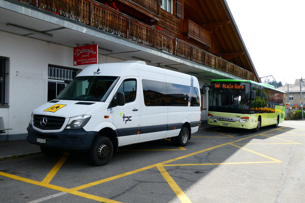 (279'158) - TPC Aigle - Nr. 207/VS 303'950 - Mercedes (ex Schule, Goms) am 17. August 2025 beim Bahnhof Villars-sur-Ollon