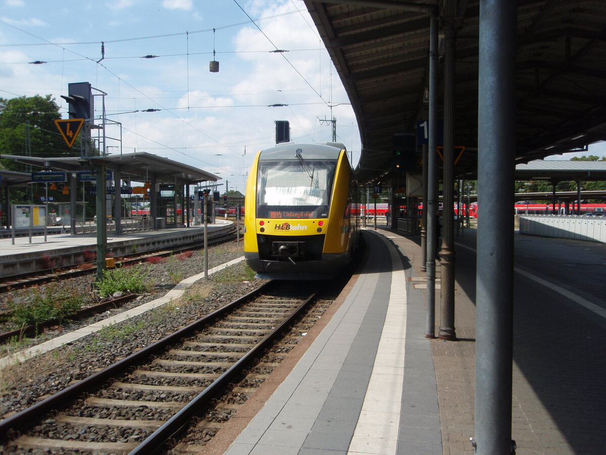 280.1 der Hessischen Landesbahn als RB 45 Fulda - Limburg (Lahn) in Gieen. 26.06.2021