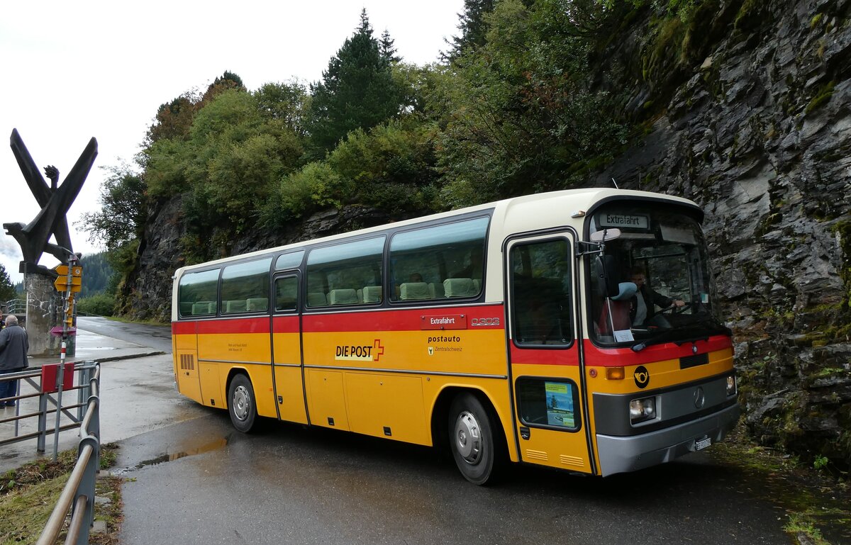 (280'124) - Buzzi, Bern - BE 910'789 - Mercedes (ex Mattli, Wassen/PID 2295) am 9. September 2025 in Zervreila, Stausee (280'124) - Buzzi, Bern - BE 910'789 - Mercedes (ex Mattli, Wassen/PID 2295) am 9. September 2025 in Zervreila, Stausee