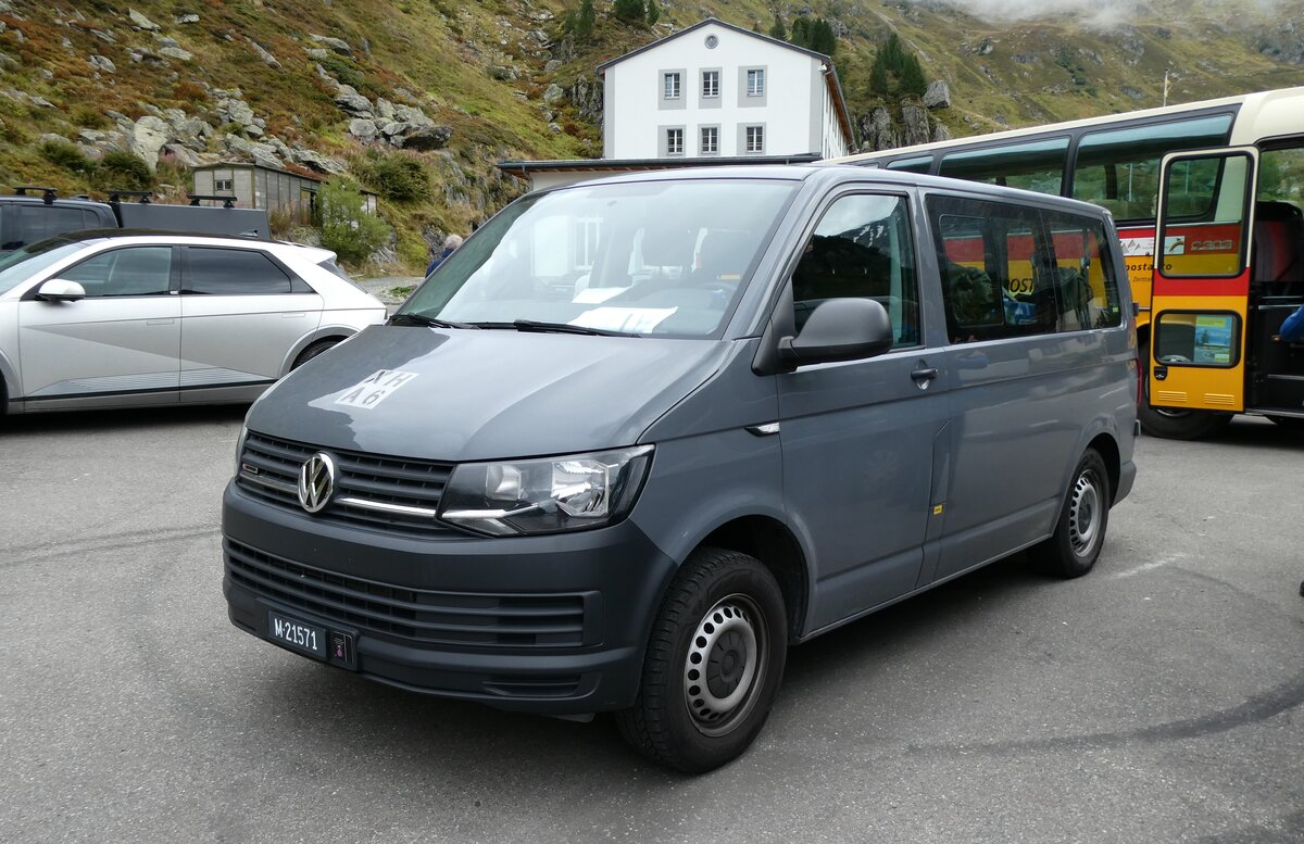 (280'278) - Schweizer Armee - M+21'571 - VW am 10. September 2025 in Susten, Steingletscher