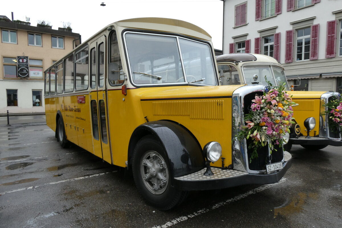 (280'691) - Oldie-Tours Zürisee, Wollerau - Nr. 2/SZ 10'418 - Saurer/R&J (ex Jaggi, Kippel Nr. 4) am 27. September 2025 beim Bahnhof Wädenswil (280'691) - Oldie-Tours Zürisee, Wollerau - Nr. 2/SZ 10'418 - Saurer/R&J (ex Jaggi, Kippel Nr. 4) am 27. September 2025 beim Bahnhof Wädenswil