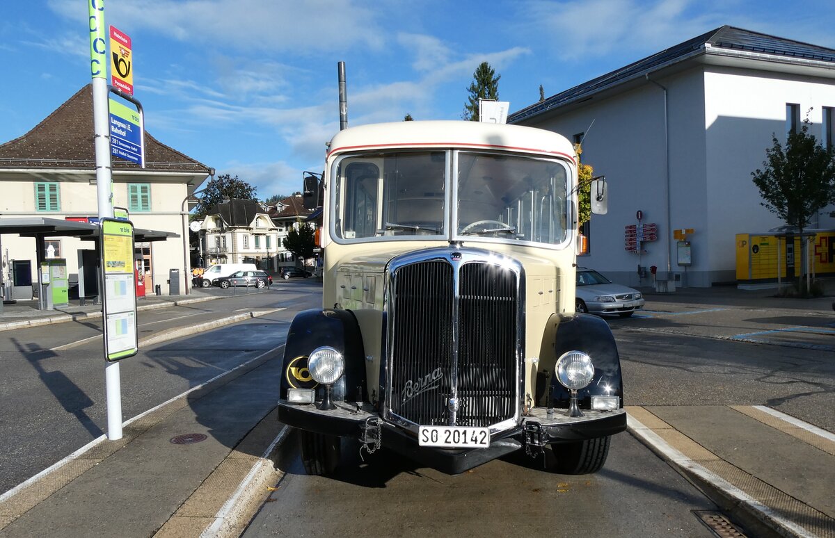 (280'992) - Steiner, Messen - SO 20'142 - Berna/Hess (ex Bärtschi, Biberen) am 5. Oktober 2025 beim Bahnhof Langnau (280'992) - Steiner, Messen - SO 20'142 - Berna/Hess (ex Bärtschi, Biberen) am 5. Oktober 2025 beim Bahnhof Langnau