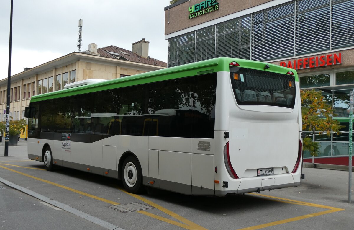 (281'249) - Rapold, Rheinau - Nr. 993/FR 153'993 - Iveco (ex PostBus/A) am 11. Oktober 2025 beim Bahnhof Yverdon
