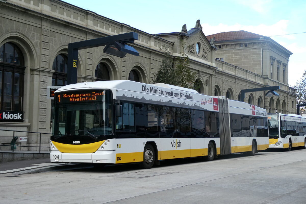 (281'895) - VBSH Schaffhausen - Nr. 104 - Hess/Hess Gelenktrolleybus am 30. Oktober 2025 beim Bahnhof Schaffhausen