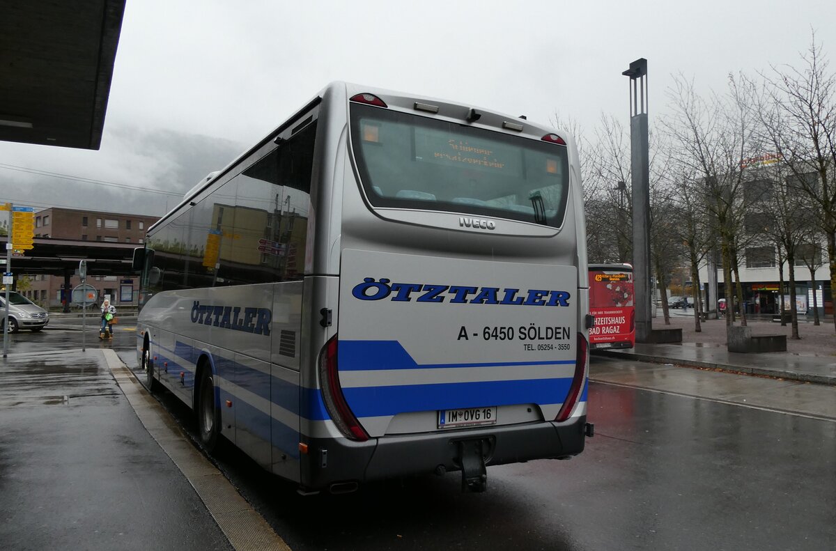 (282'055) - Aus Oesterreich: VG Slden - IM OVG 16 - Iveco am 2. November 2025 beim Bahnhof Sargans