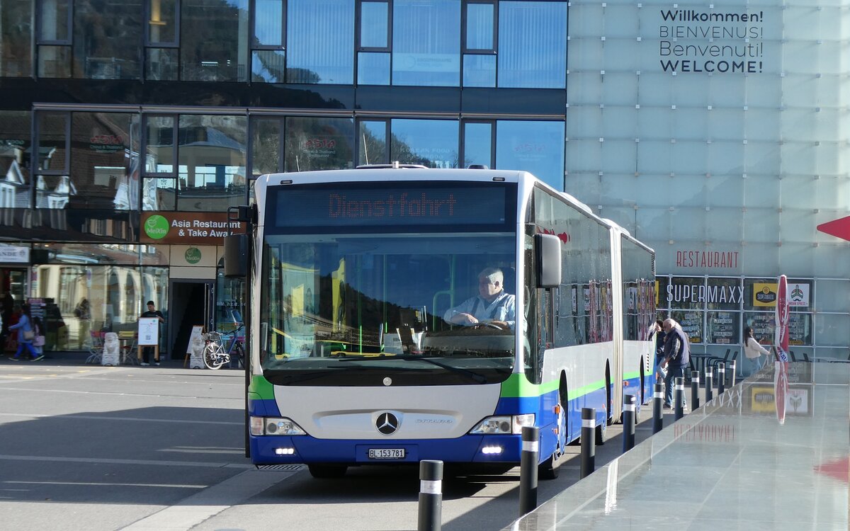 (282'103) - PostAuto Nordschweiz - BL 153'781/PID 12'422 - Mercedes (ex TPL Lugano Nr. 406) am 7. November 2025 beim Bahnhof Interlaken Ost