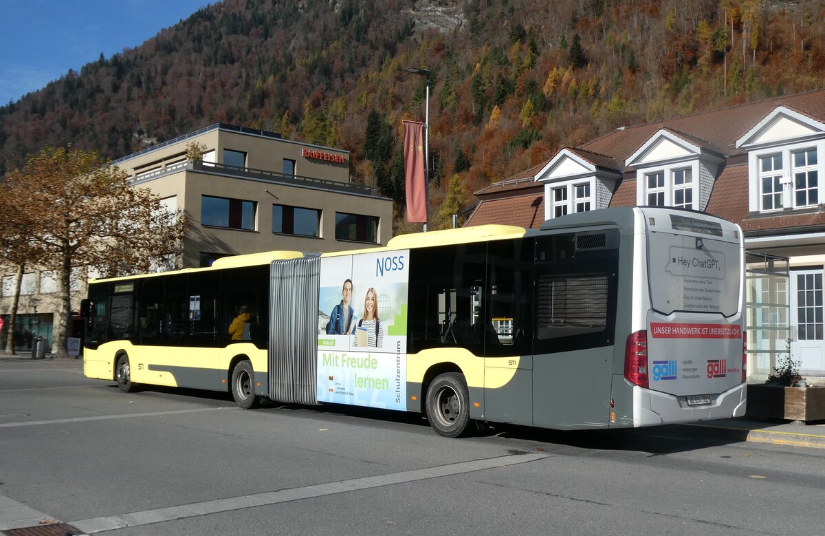 (282'104) - STI Thun - Nr. 182/BE 804'182 - Mercedes am 7. November 2025 beim Bahnhof Interlaken Ost 