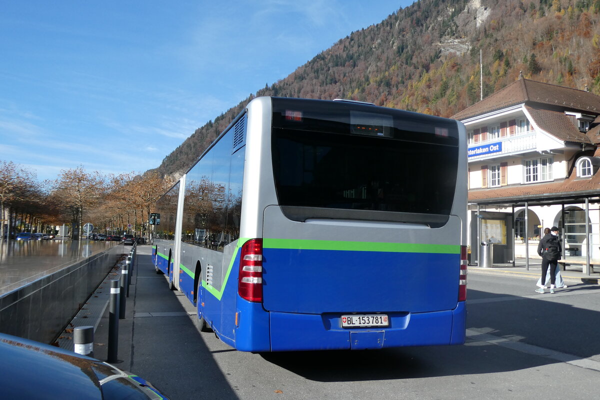 (282'105) - PostAuto Nordschweiz - BL 153'781/PID 12'422 - Mercedes (ex TPL Lugano Nr. 406) am 7. November 2025 beim Bahnhof Interlaken Ost