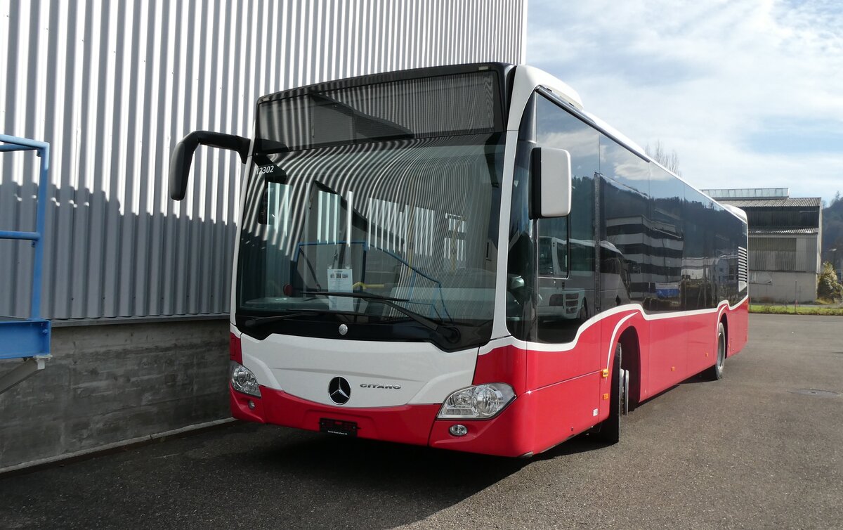 (282'430) - CarPostal Ouest - PID 12'302 - Mercedes (ex Wiener Linien, A-Wien Nr. 8120) am 15. November 2025 in Winterthur, Daimler Buses