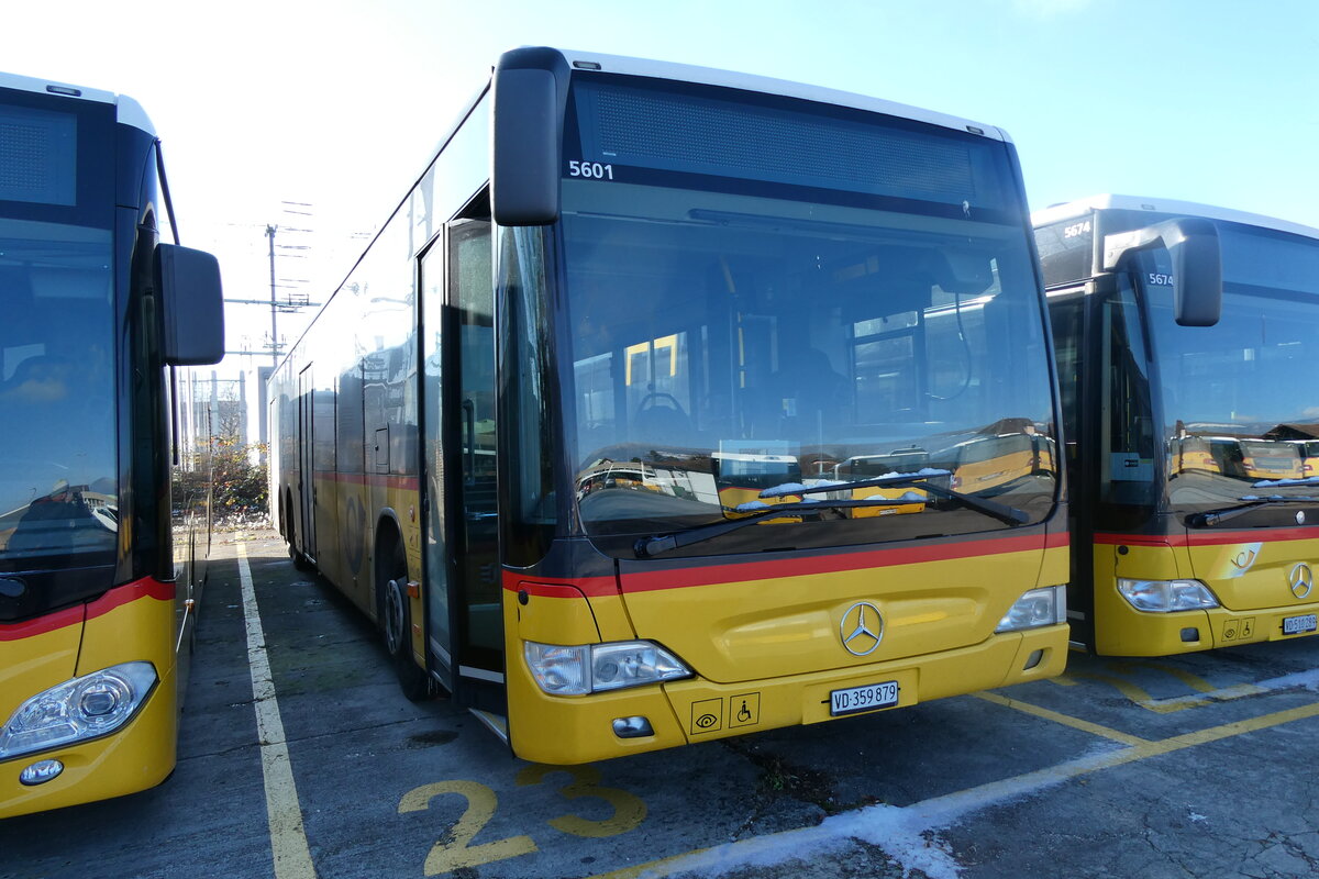 (282'511) - CarPostal Ouest - VD 359'879/PID 5601 - Mercedes (ex JU 31'178; ex Nr. 32) am 22. November 2025 in Yverdon, Garage