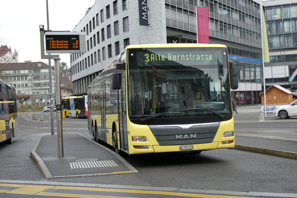 (282'668) - STI Thun - Nr. 160/BE 752'160 - MAN am 30. November 2025 beim Bahnhof Thun