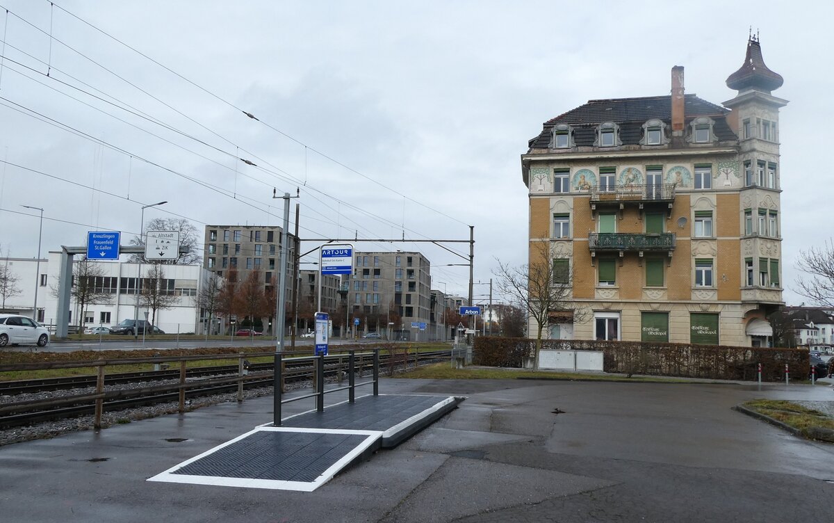 (282'773) - Artour-Haltestelle am 5. Dezember 2025 beim Bahnhof Arbon