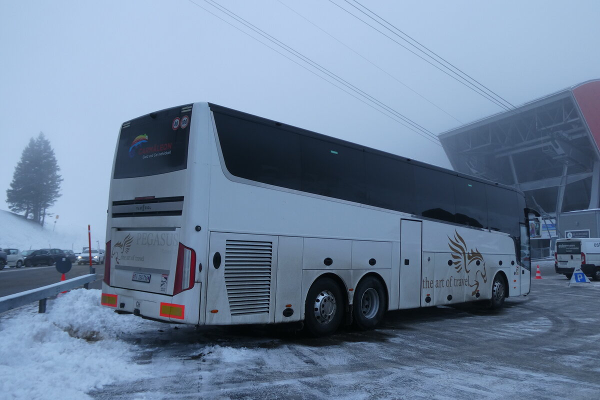 (283'693) - Rosy Viaggi, Stabio - TI 124'716 - Van Hool am 3. Januar 2026 in Col du Pillon, Glacier 3000