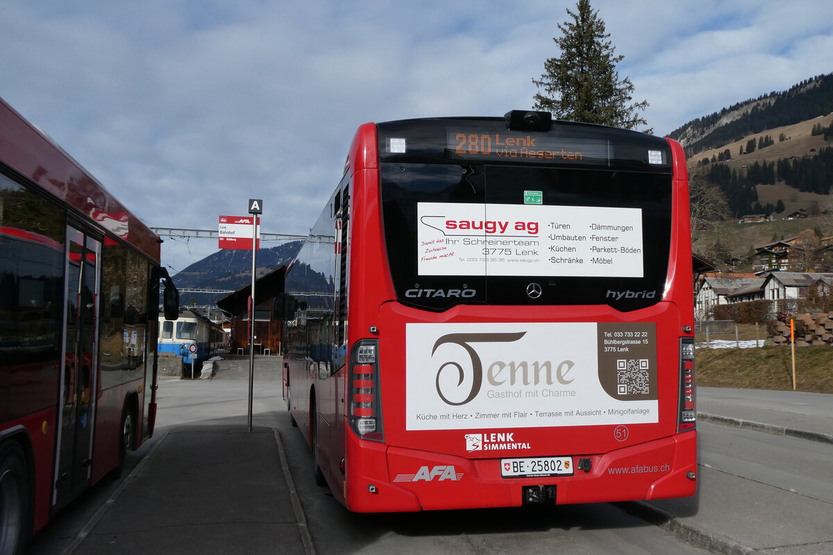 (283'735) - AFA Adelboden - Nr. 51/BE 25'802 - Mercedes am 6. Januar 2026 beim Bahnhof Lenk