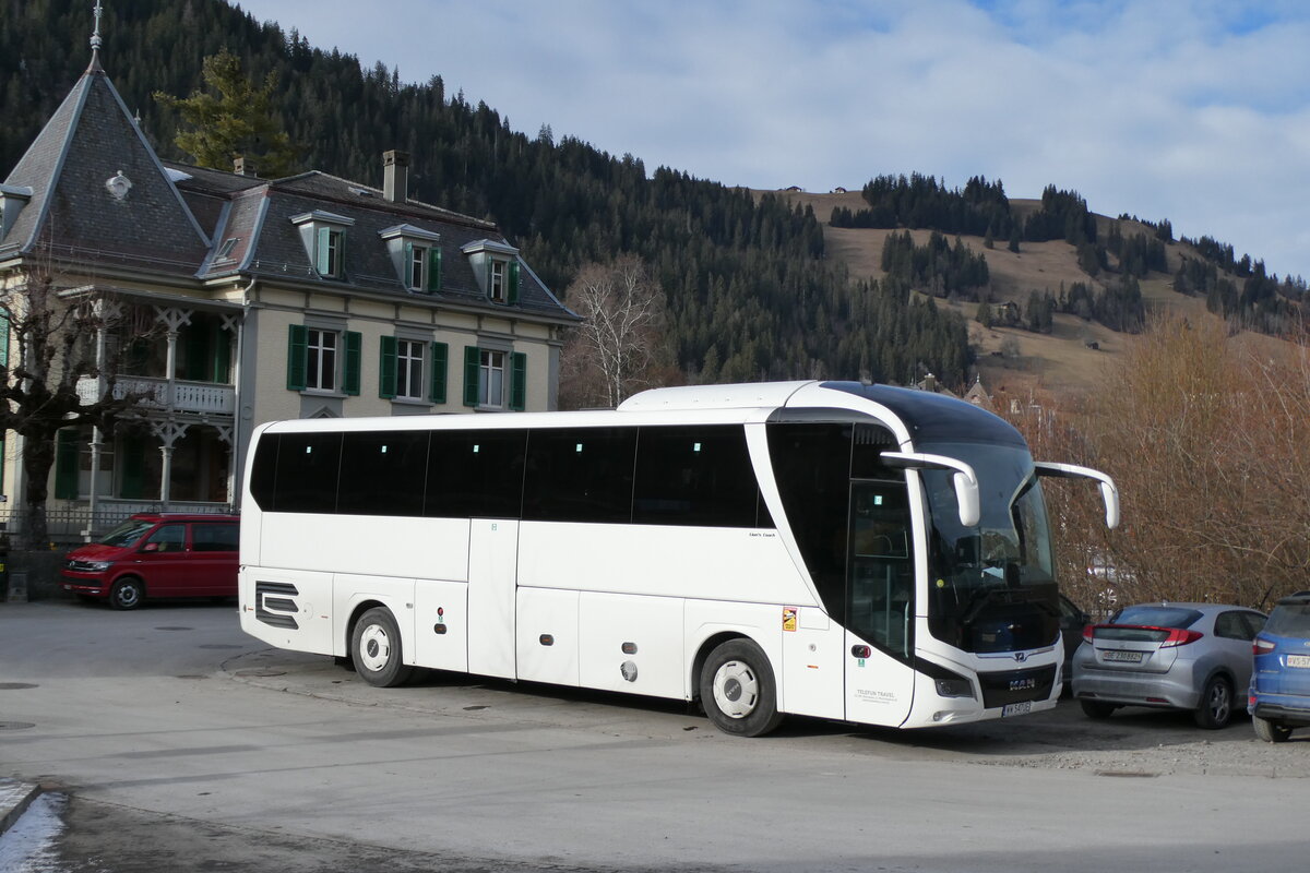(283'737) - Aus Polen: Telefun, Warszawa - WW 547UE - MAN am 6. Januar 2026 beim Bahnhof Zweisimmen