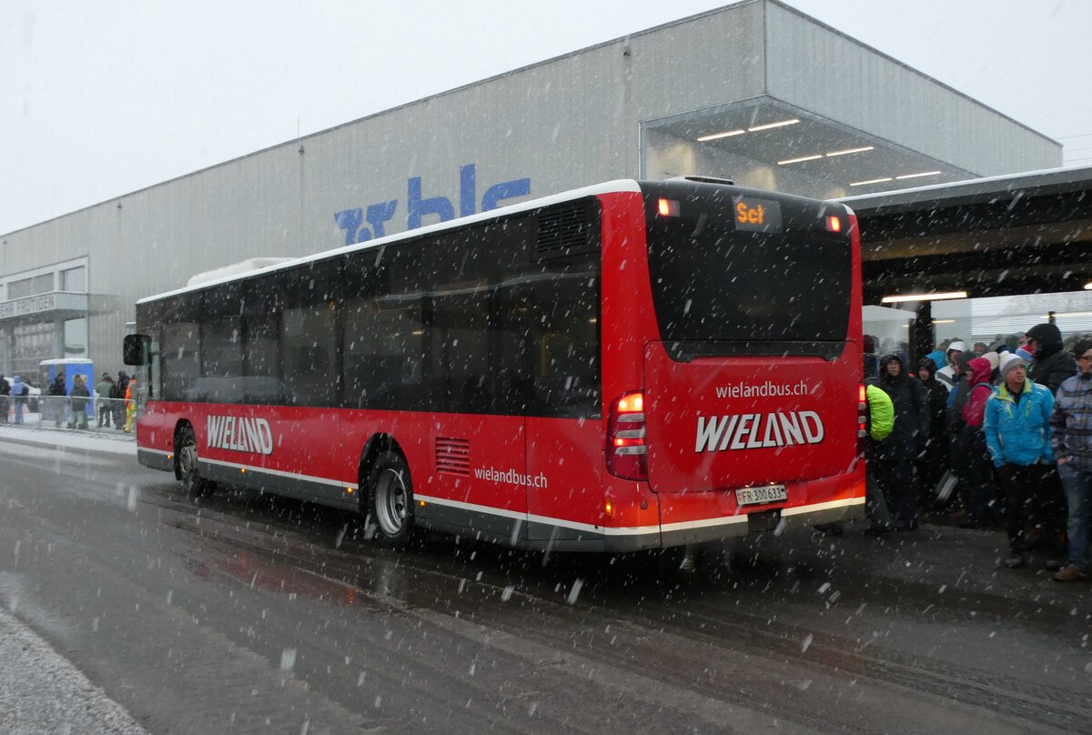 (283'821) - Wieland, Murten - Nr. 50/FR 300'633/PID 4845 - Mercedes (ex Klopfstein, Laupen Nr. 10) am 10. Januar 2026 beim Bahnhof Frutigen)
