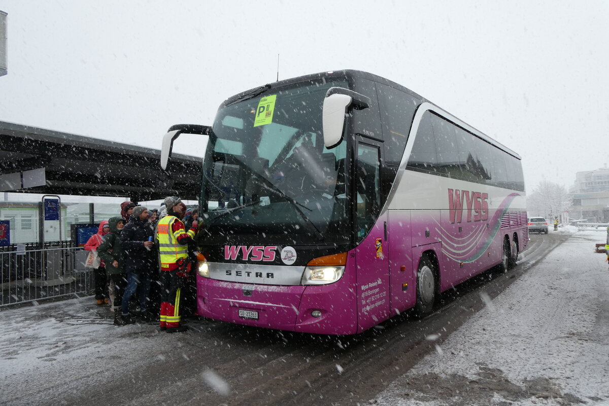 (283'862) - Wyss, Boningen - Nr. 50/SO 21'263 - Setra am 10. Januar 2026 beim Bahnhof Frutigen