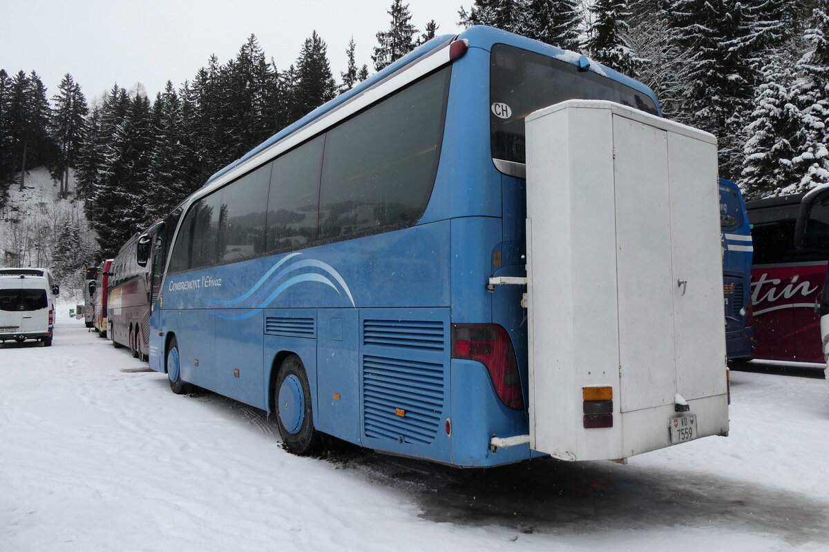 (284'056) - Combremont, L'Etivaz - VD 7559 - Setra am 10. Januar 2026 in Adelboden, ASB