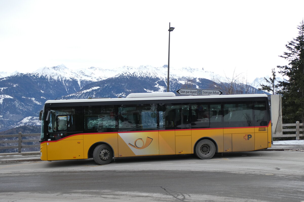 (284'395) - PostAuto  allis - Nr. 1/VS 429'257/PID 10'064 - Iveco am 27. Januar 2026 in Anz�re, T�l�cabine