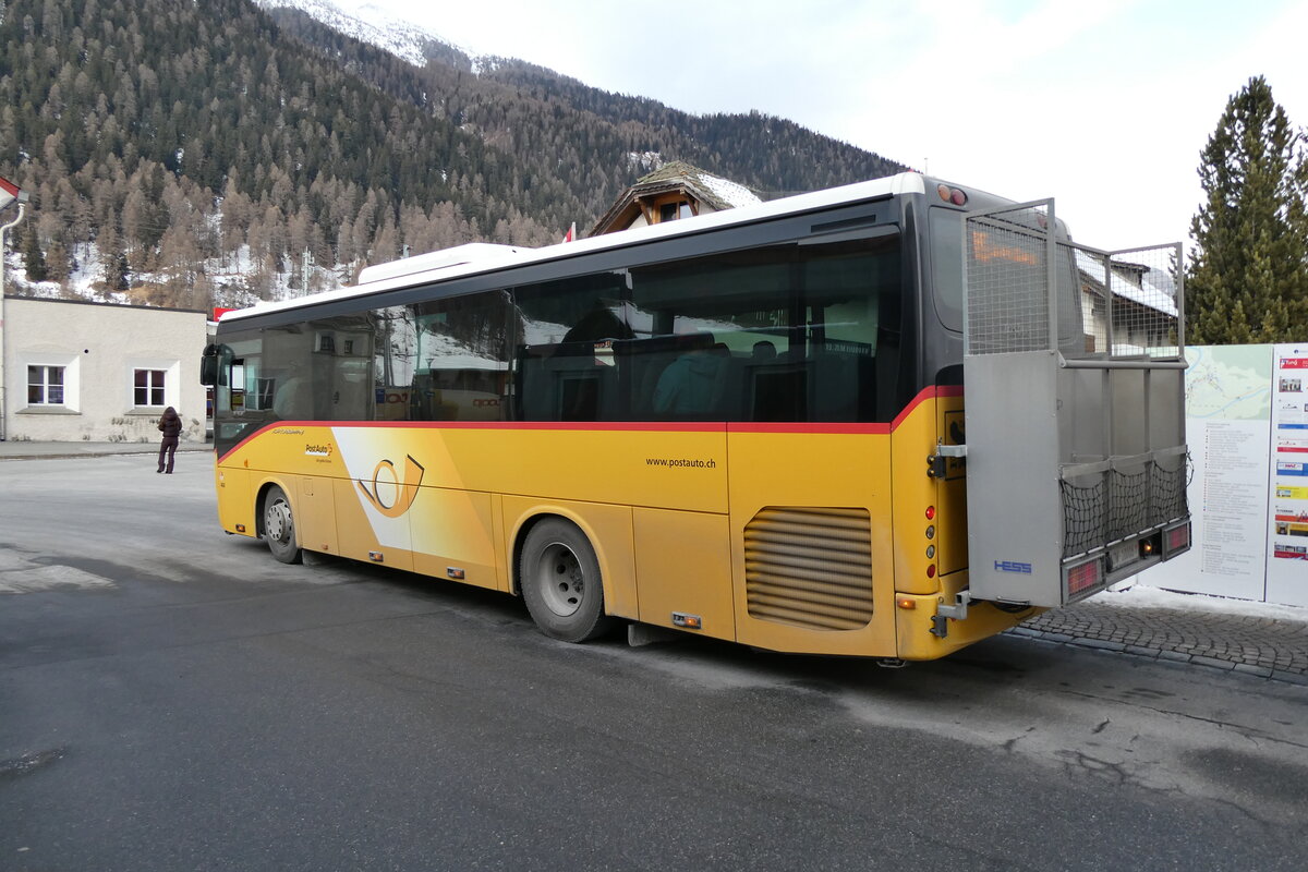 (284'778) - PostAuto Zentralschweiz - Nr. 406/OW 10'006/PID 5538 - Irisbus (ex Nr. 3; ex Dillier, Sarnen Nr. 3) am 10. Februar 2026 in Zernez, Post