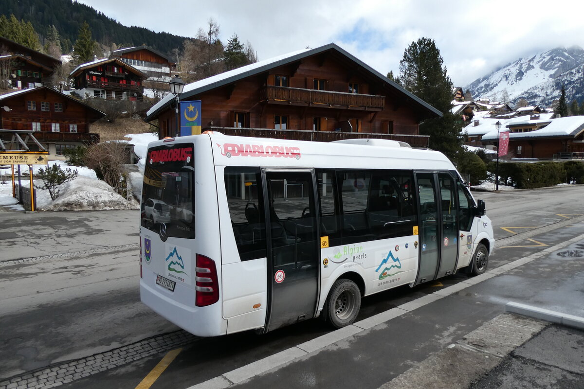 (285'163) - TPC Aigle - Nr. 550/VD 293'487 - Mercedes am 1. M�rz 2026 beim Bahnhof Les Diablerets