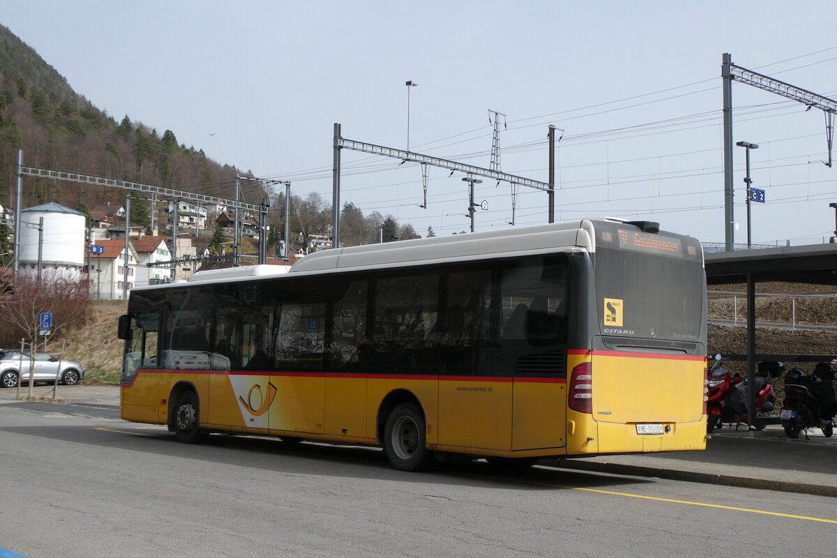 (285'255) - CarPostal Ouest - NE 98'400/PID 5187 - Mercedes am 6. M�rz 2026 beim Bahnhof Moutier