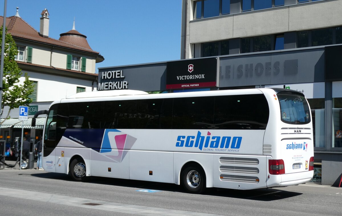 (286'347) - Aus Italien: Schiano Bus, Ferrara Fontana - FB-995 XK - MAN am 24. April 2026 beim Bahnhof Interlaken West