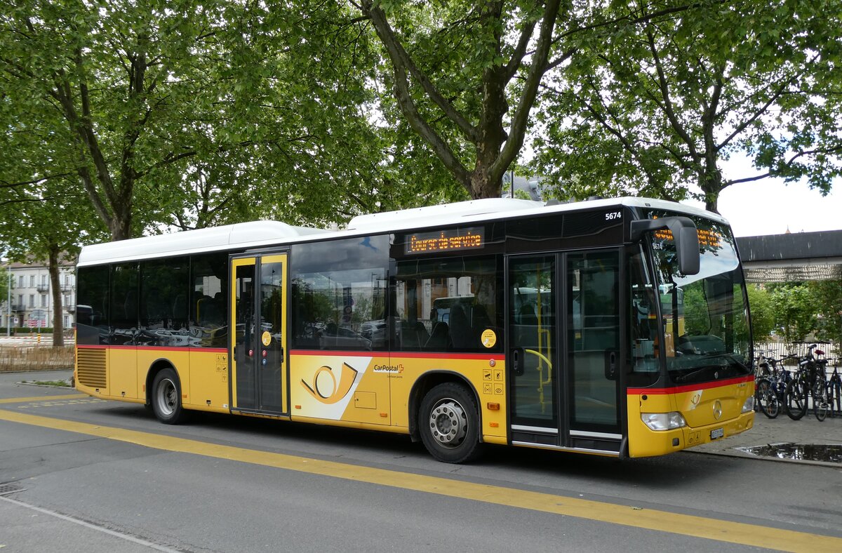 (287'024) - CarPostal Ouest - VD 510'289/PID 5674 - Mercedes am 16. Mai 2026 beim Bahnhof Yverdon