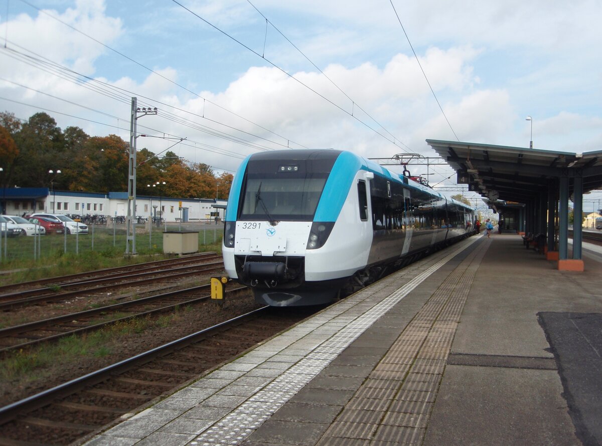 3291 von V�stt�gen als R nach T�reboda in Falk�ping Central. 02.10.2023