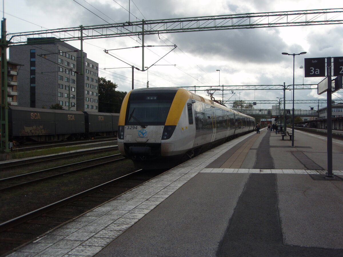 3294 von Västtrafik als R nach Nässjö Central in Skövde Central. 02.10.2023