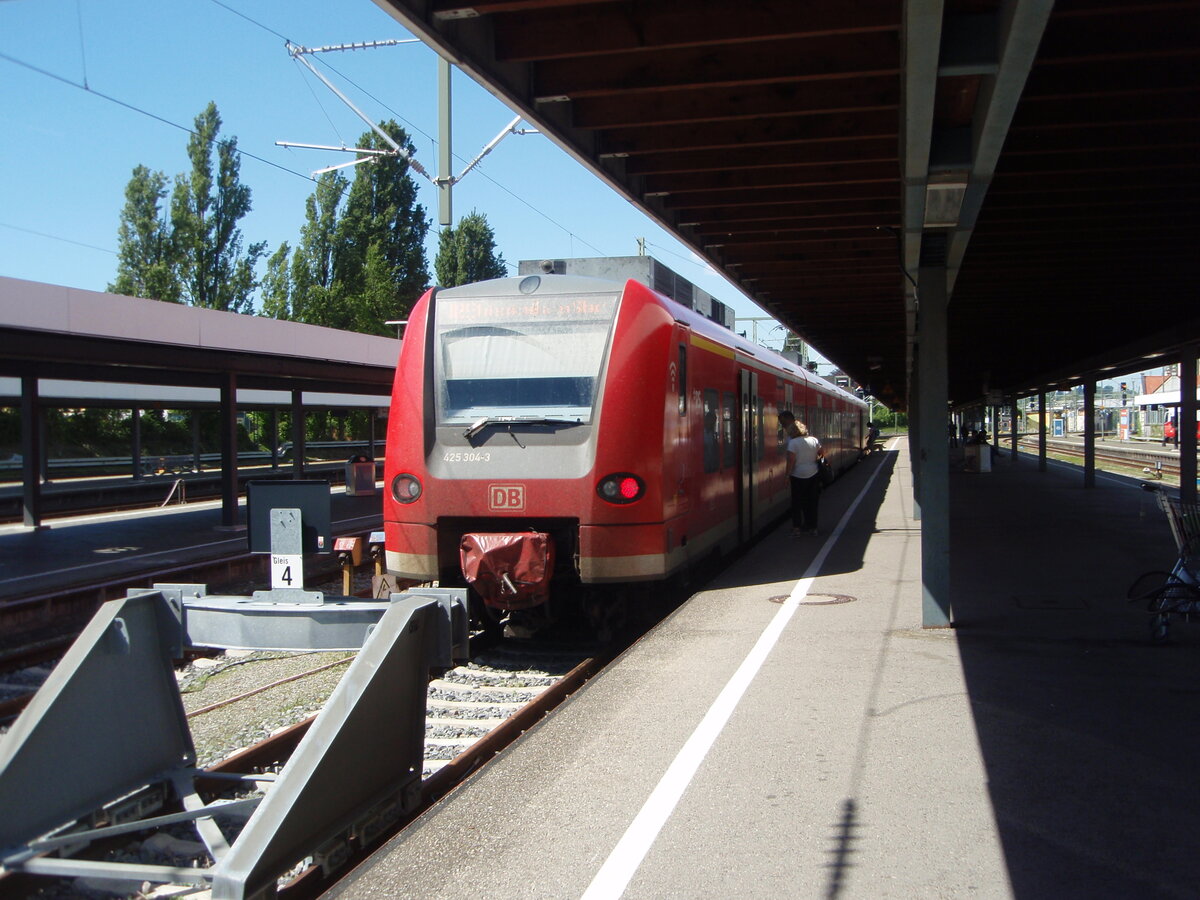425 304 als RB 93 nach Friedrichshafen Stadt in Lindau-Insel. 11.05.2024