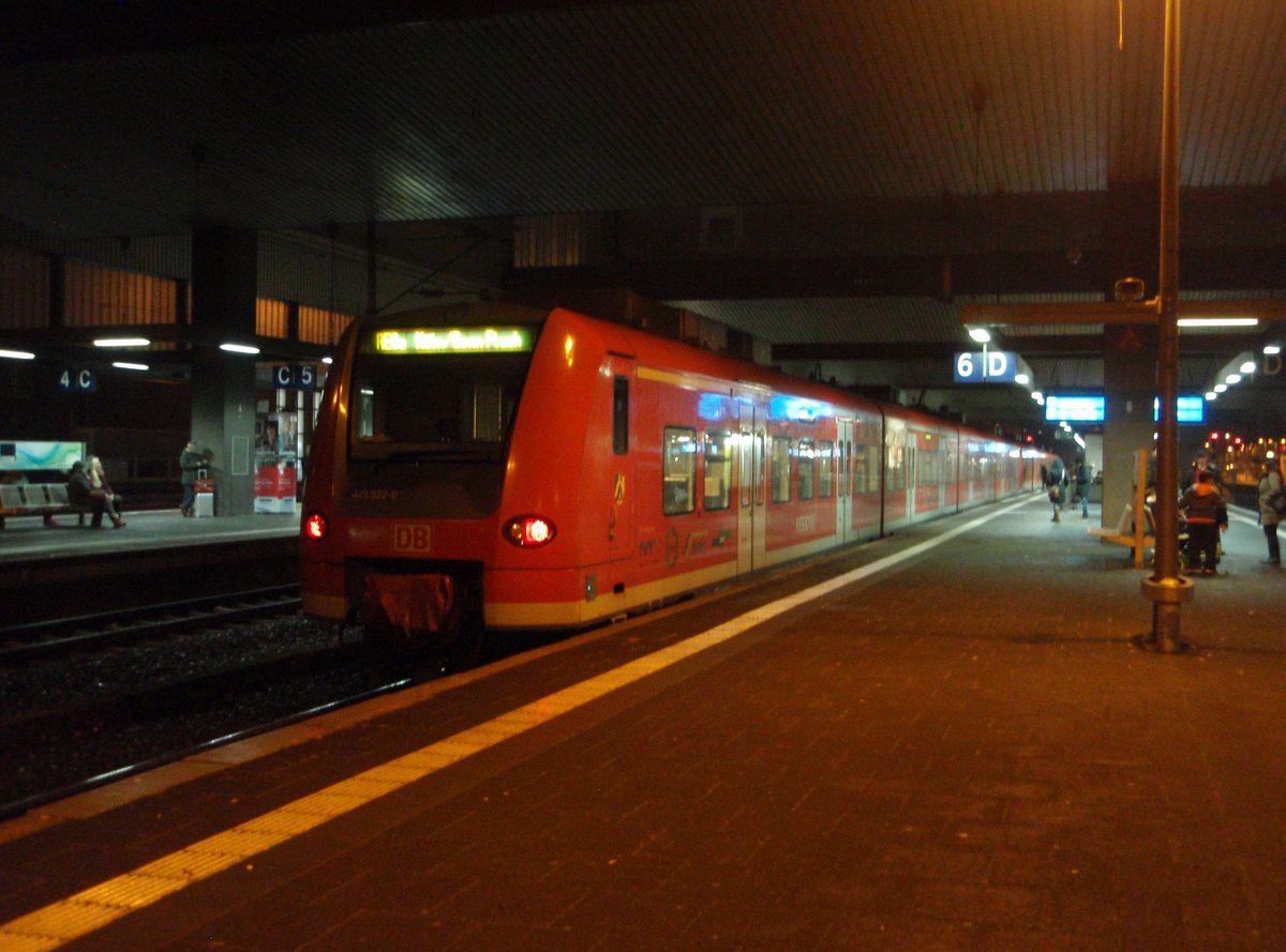 425 522 als RE 6a aus Kln/Bonn-Flughafen in Dsseldorf Hbf. 10.12.2016