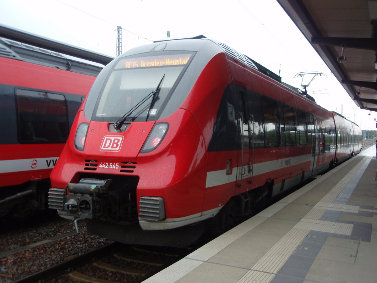 442 645 als RE 15 Hoyerswerda - Dresden-Neustadt in Ruhland. 17.07.2025