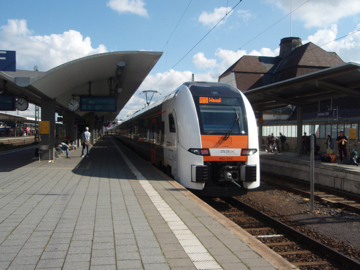 462 042 der National Express als RE 5 aus Wesel in Koblenz Hbf. 11.07.2020