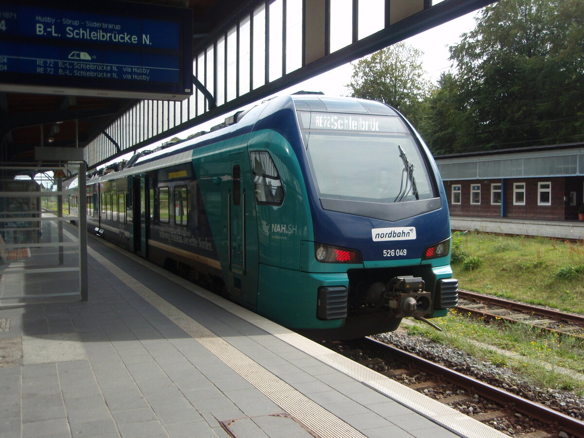 526 049 der Nordbahn als RE 72 nach Boren-Lindaunis Schleibr�cke Nord in Flensburg. 12.09.2026
